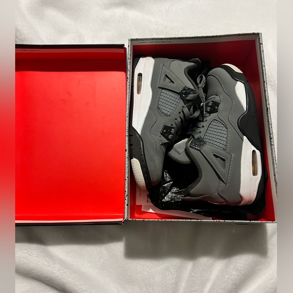 Jordan 4 Retro Cool Grey (GS) AUTHENTIC WITH ORIGINAL RECEIPT
